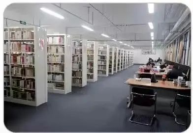 南昌市望成技工學校圖書館圖片